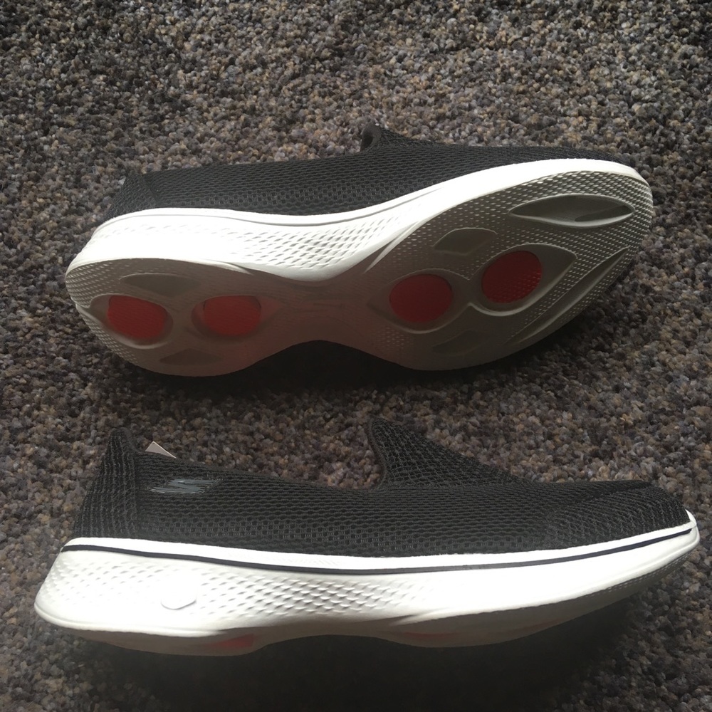 NWT Skechers Go Walk 4 Propel - Picture 12 of 16